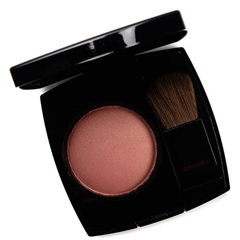 chanel alezane joues blush.